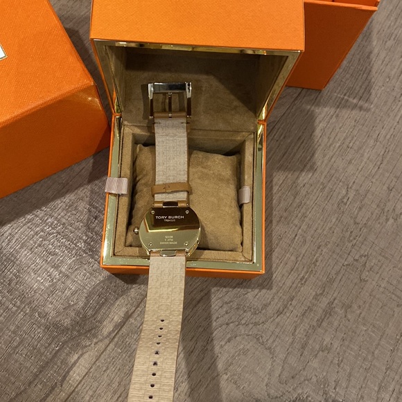 Tory Burch Reva Logo Leather Strap Watch 28mm - Picture 3 of 7